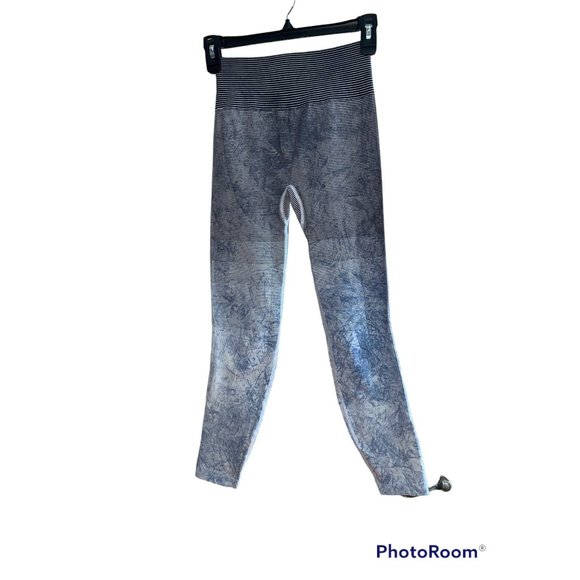 Lululemon Ebb To Train Tight  Seamless Leggings Size 6 - Picture 4 of 12